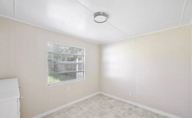 Building Photo - 1791 Sylvan Dr