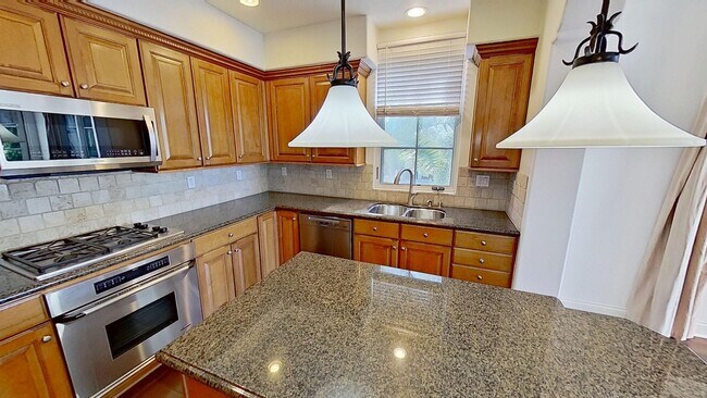 Building Photo - Spacious 2-bedroom/2.5-bathroom Townhouse- In the heart of the Funk Zone