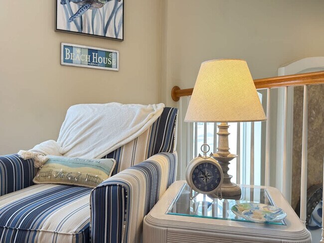 Building Photo - 900 Oxford Dr