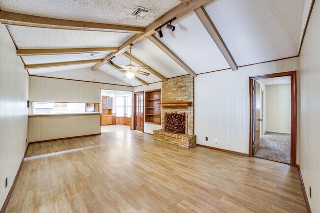 Building Photo - Thousand Oaks neighborhood! Over 1800 sqft!