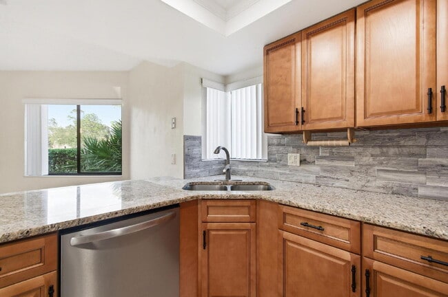 Building Photo - Woodhaven Condominium