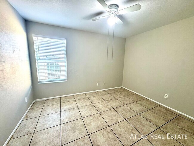 Building Photo - ONE MONTH FREE! 2 Bedroom 1 Bath in Mesa M...