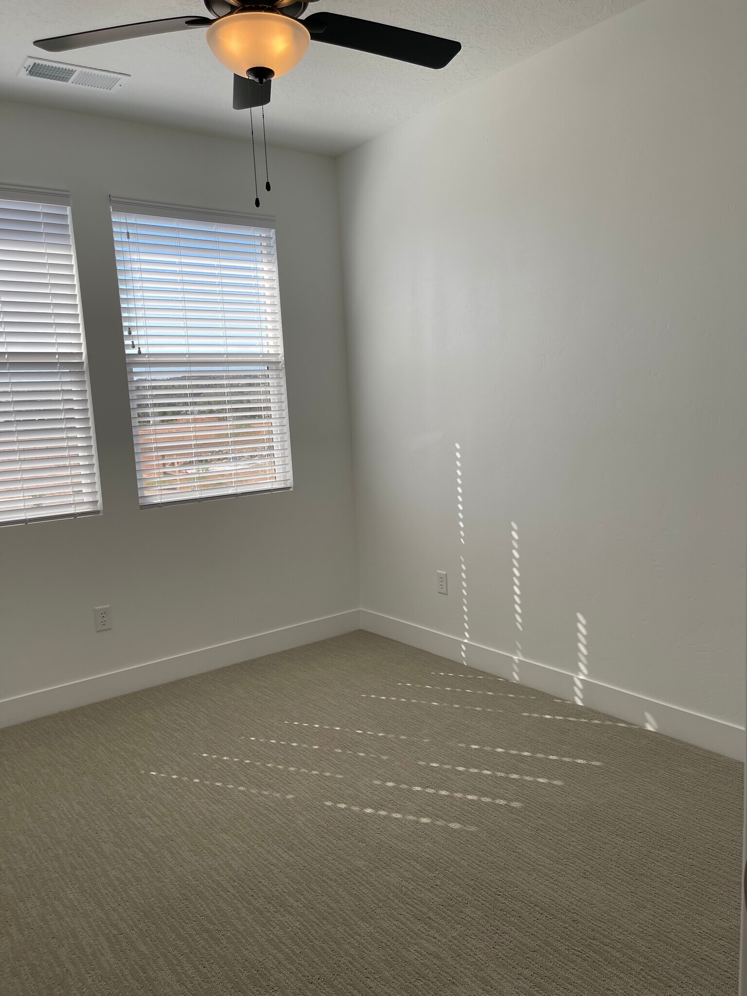 Building Photo - 2671 E Wake Forest Ln
