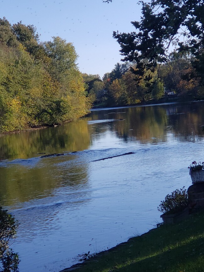 5685 Creekview Rd 5685 Creekview Rd Mechanicsburg PA 17050