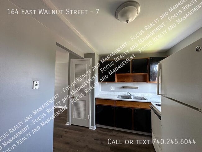 Building Photo - 164 E Walnut St