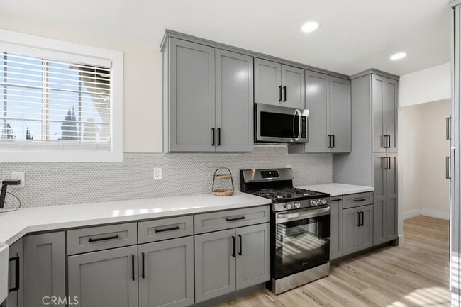 Building Photo - 7726 Blanchard Ave