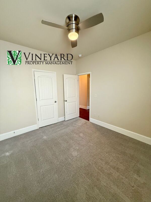 Building Photo - 308 Vermillion St