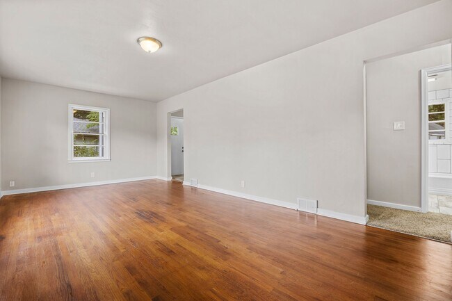 Building Photo - 2408 26th St