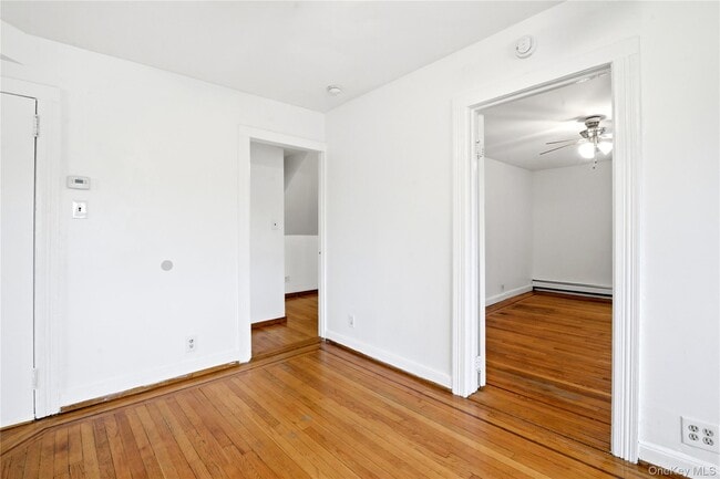 Building Photo - 1-12 Walnut St