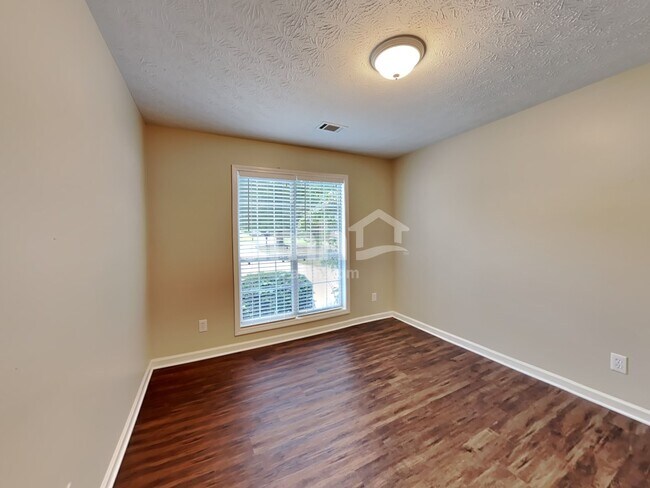 Building Photo - 103 Cottonwood Pl