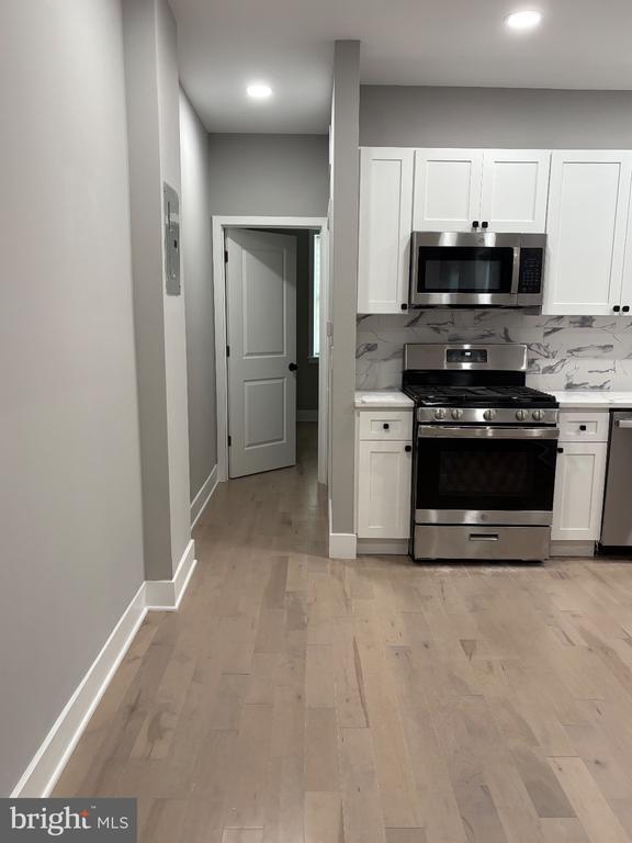 Building Photo - 2840 W Girard Ave