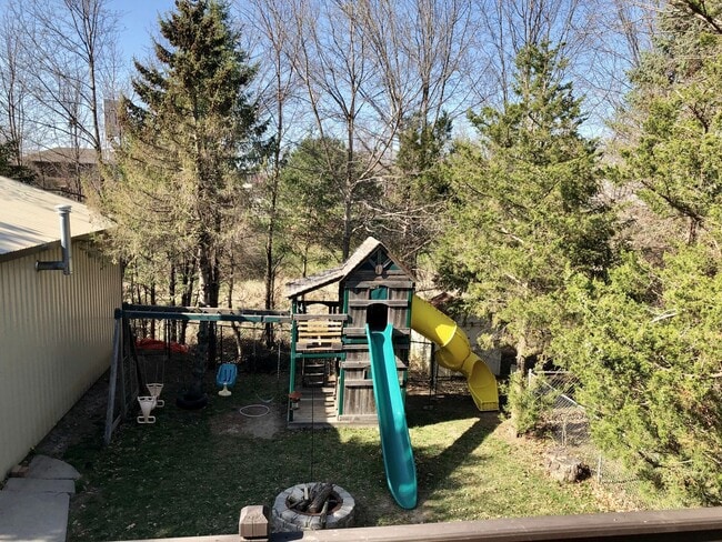 Building Photo - $3,050 |5 Bedroom 3 Bath |Fenced Backyard| Deck| Laundry| Basement