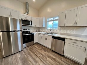 Building Photo - 1601 Hilby Ave