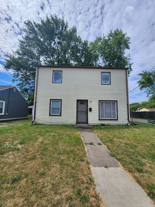 Building Photo - 4 Bedroom Clean House For Rent