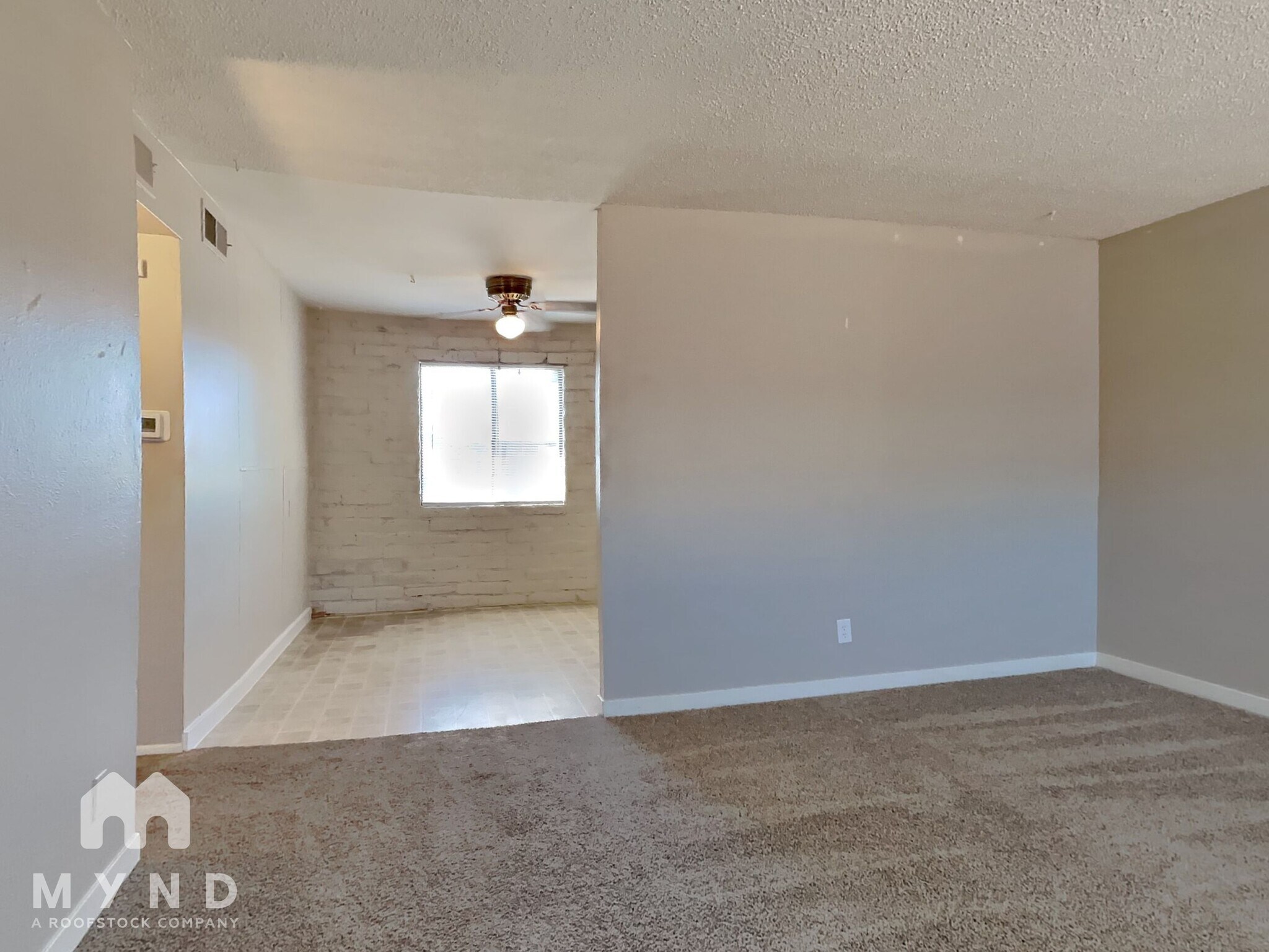 Building Photo - 912 S Dorsey Ln