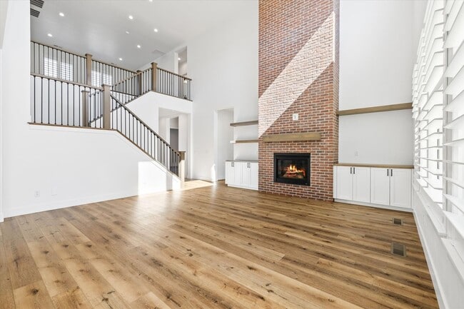 Building Photo - Luxury 5-Bed + Bonus + RV Garage Home for Lease in Dry Creek Ranch