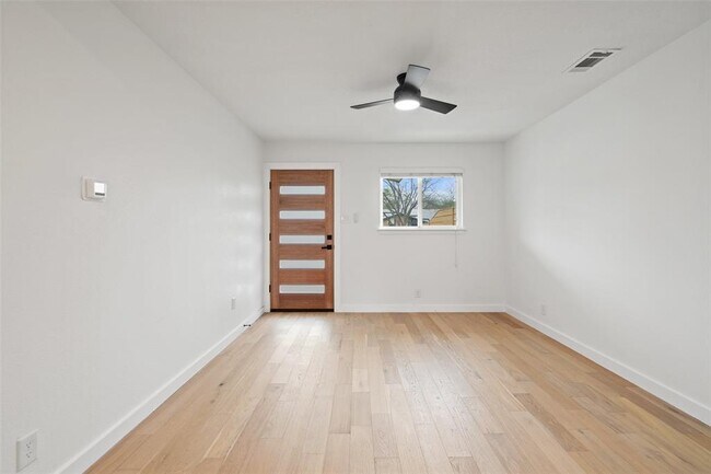 Building Photo - 4904 Hawk Cove