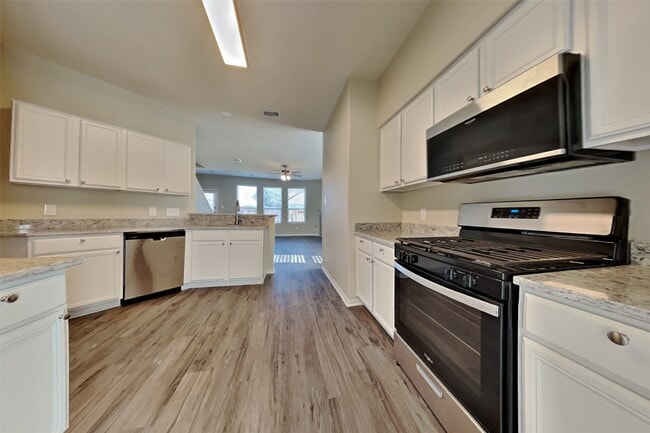 Building Photo - 2411 Lofty Falls Ct