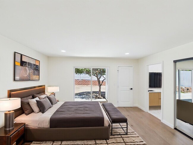 Building Photo - Modern Luxury 3x2 home in the Heart of Vista