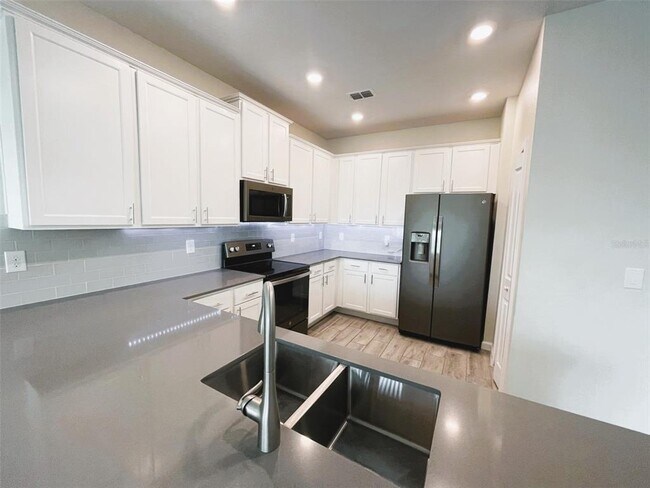 Building Photo - 236 Muscogee Ln