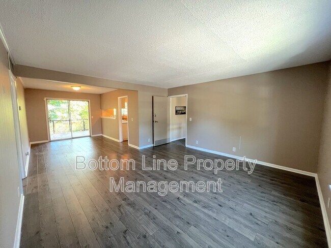 Building Photo - 2638 Park Rd