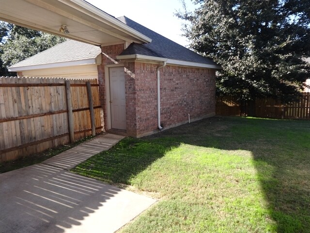 Building Photo - 901 Muirfield Rd