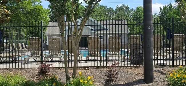 Building Photo - 204 Oconee Way