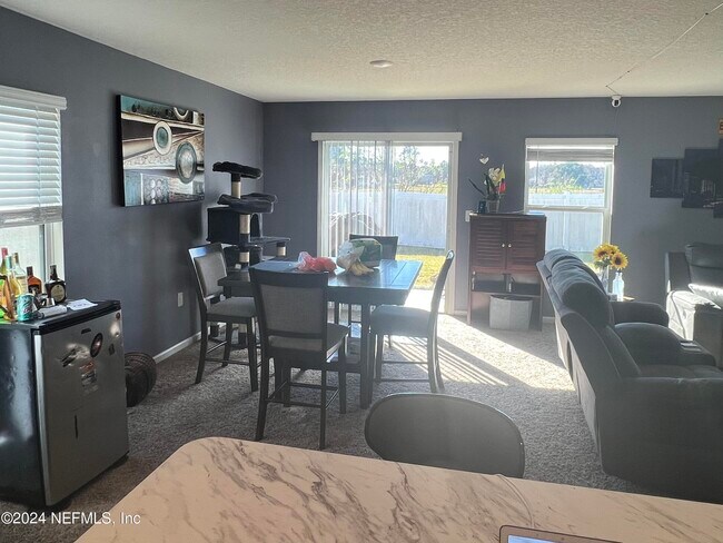 Building Photo - 2518 Beachview Dr