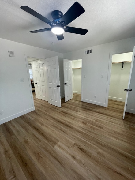 Building Photo - 125 13th St SE