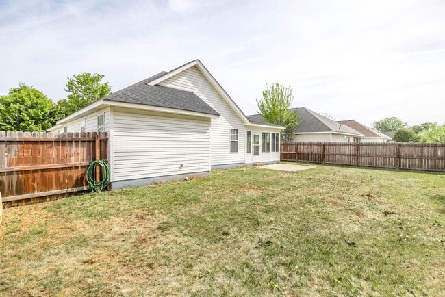 Building Photo - 205 Wembley Dr