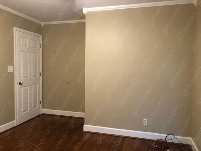 Building Photo - 2570 Northside Dr NW