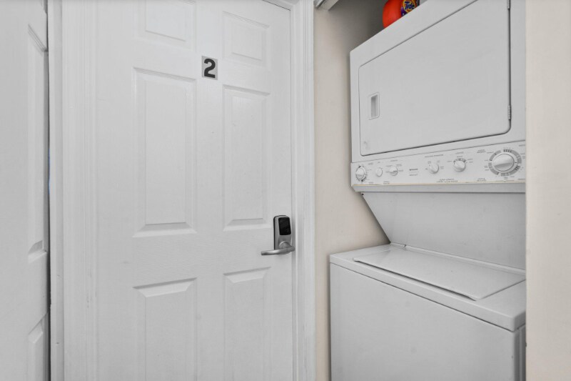 Building Photo - 628 S Paca St