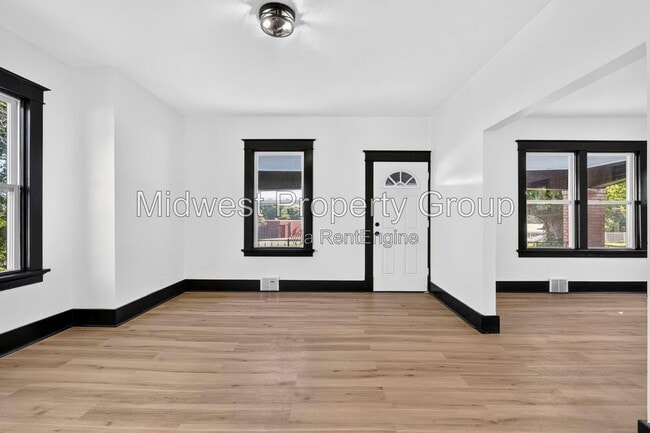 Building Photo - 11560 Old Halls Ferry Rd