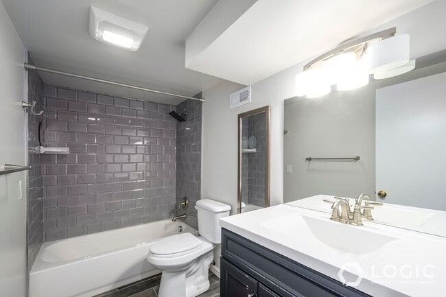 Building Photo - 195 E Roundtoft Dr