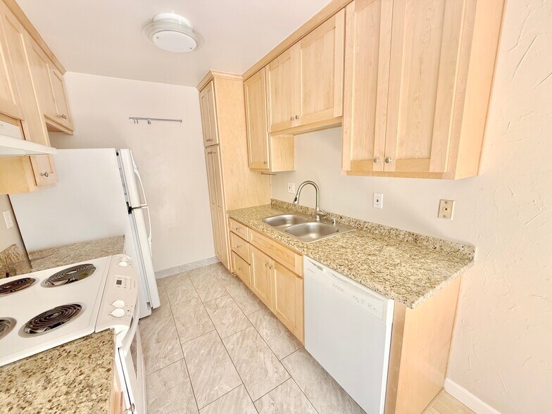 Building Photo - 1534 11th St