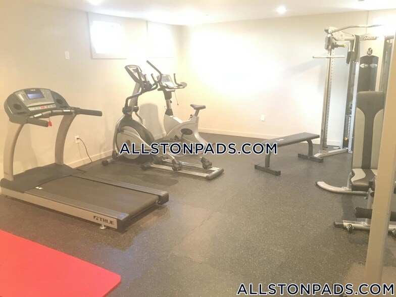 Building Photo - 23 Greylock Rd