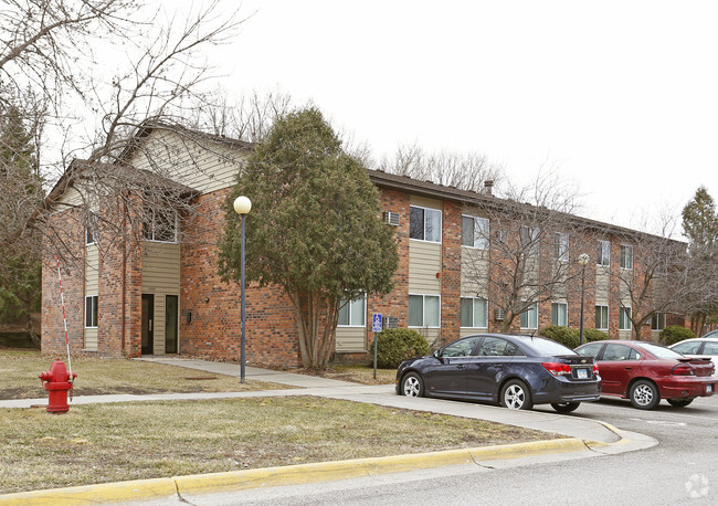 Primary Photo - Pheasant Ridge Apartments