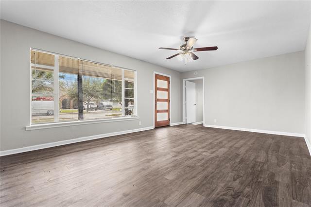 Building Photo - 10325 Fern Dr