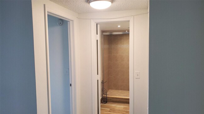 Building Photo - 10110 Boca Entrada Blvd