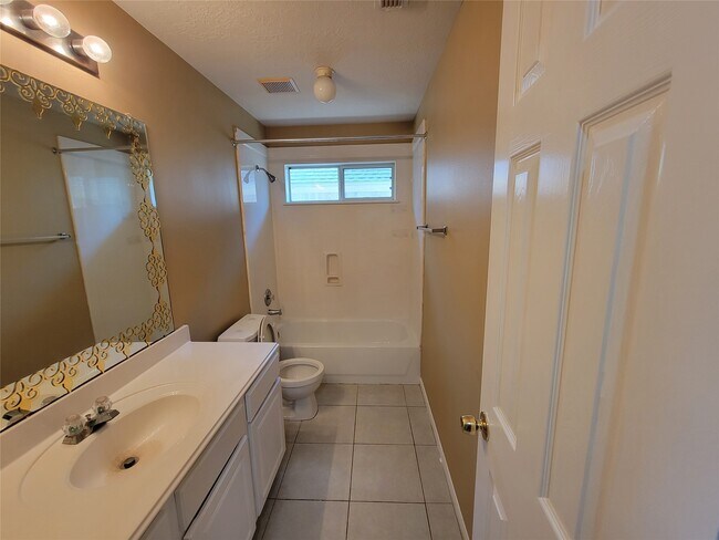 Building Photo - 3934 Camelia Glen Ln