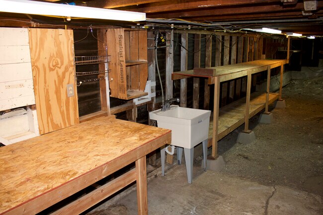 Building Photo - 119 Jewell Ct