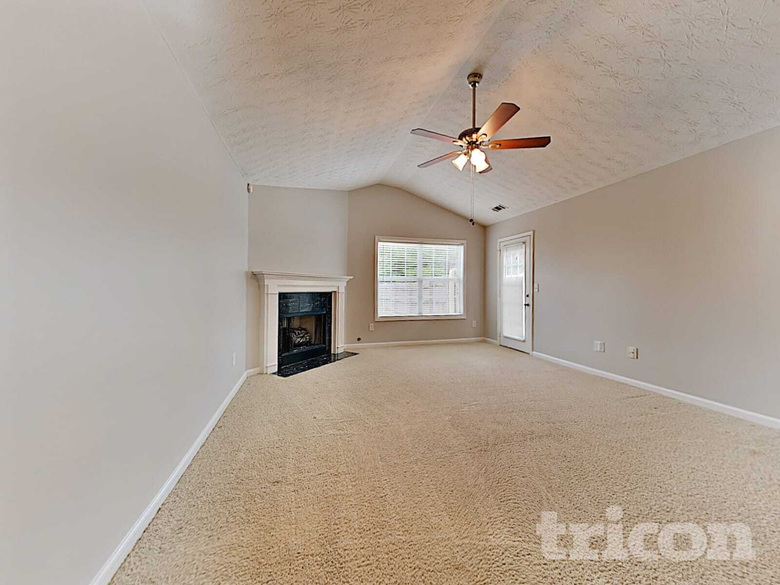 Building Photo - 613 Shadow Lake Dr