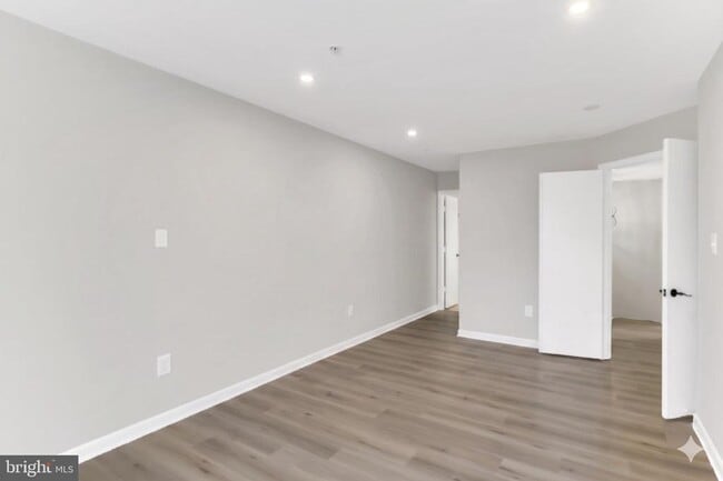 Building Photo - 9411 Royal Bonnet Terrace