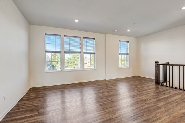 Building Photo - 2924 Reflection Dr