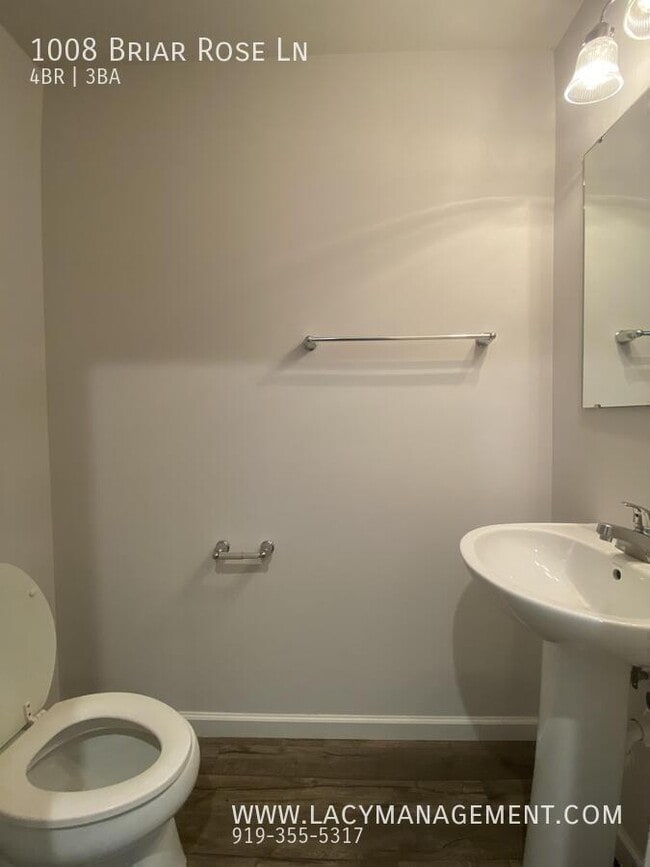 Building Photo - 1008 Briar Rose Ln