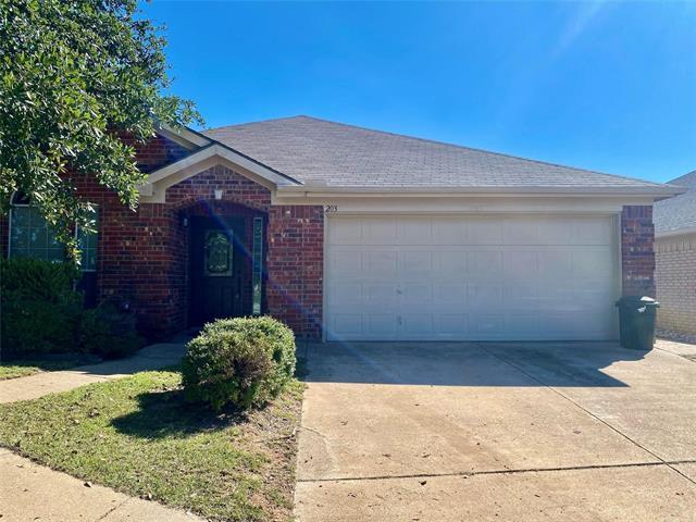 Primary Photo - 203 Jacinth Ln