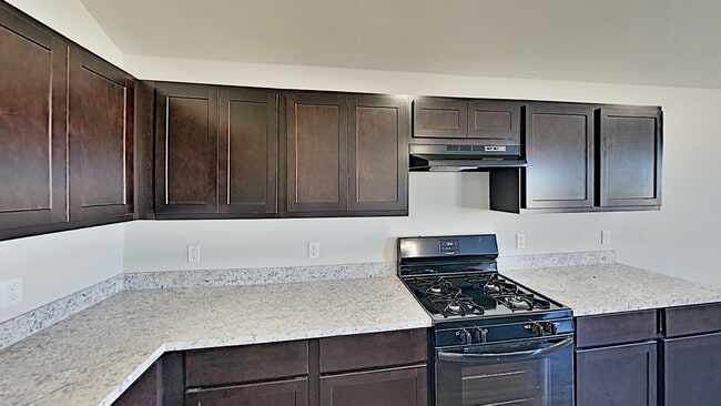 Building Photo - Very Nice 4 Bedroom 2 Bath Home in Yukon Schools.