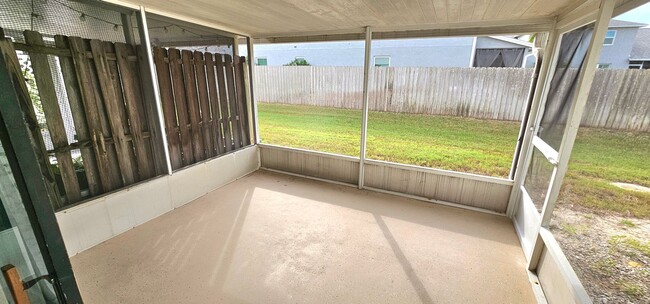 Building Photo - Indian Harbor Beach- 2 Story Townhome