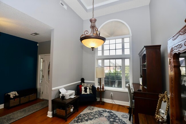 Building Photo - 1855 Beachforest Way