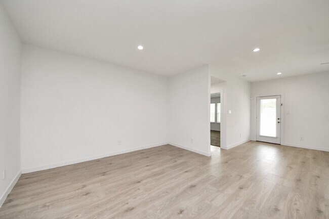Building Photo - 1618 Westway Dr